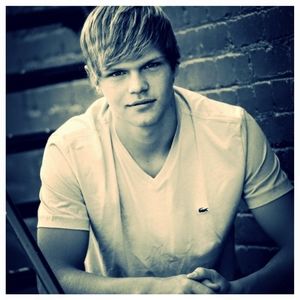 Meet your Posher, Dylan